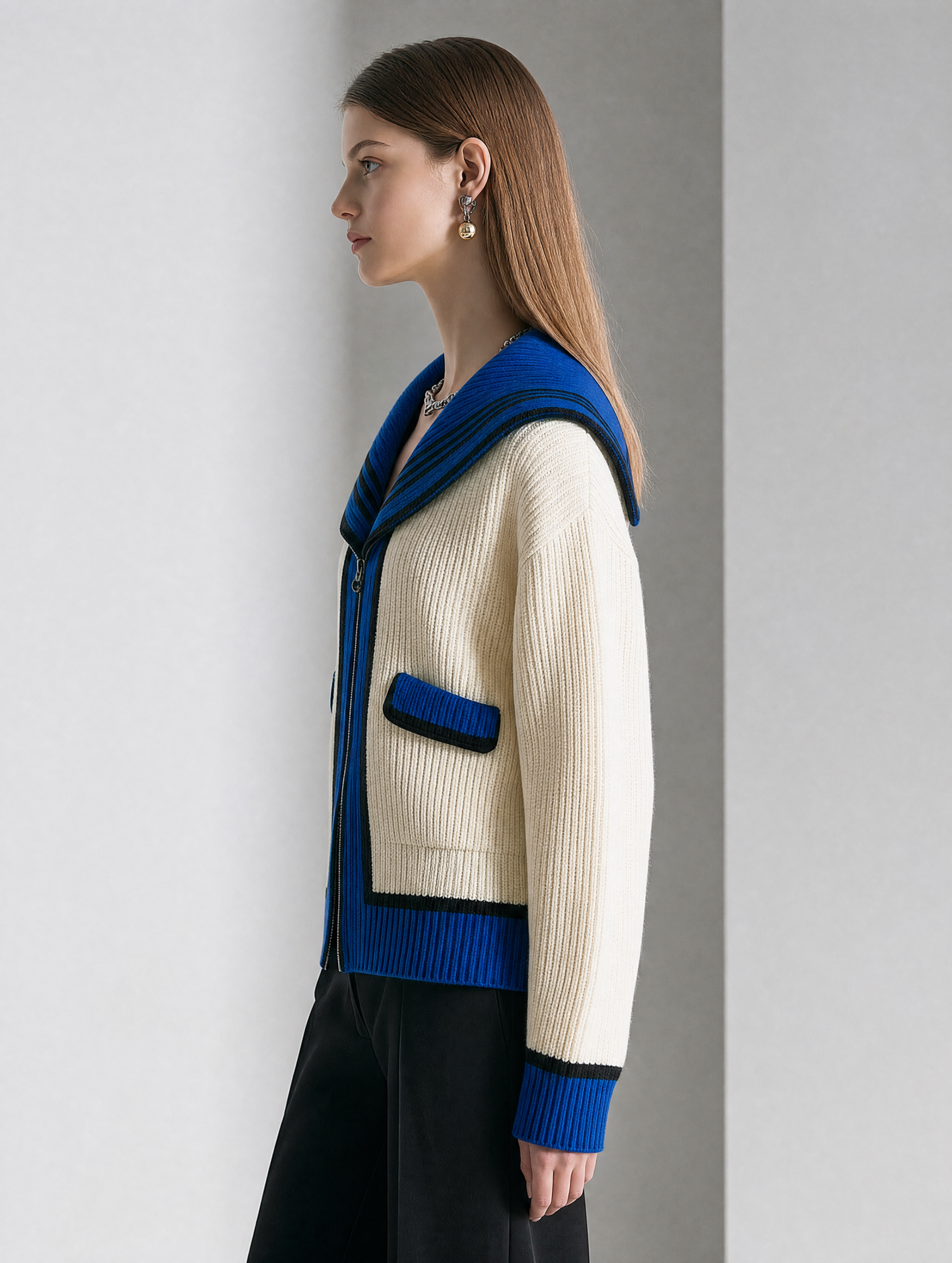 Elegant Ivory And Royal Blue Contrast Knit Cardigan