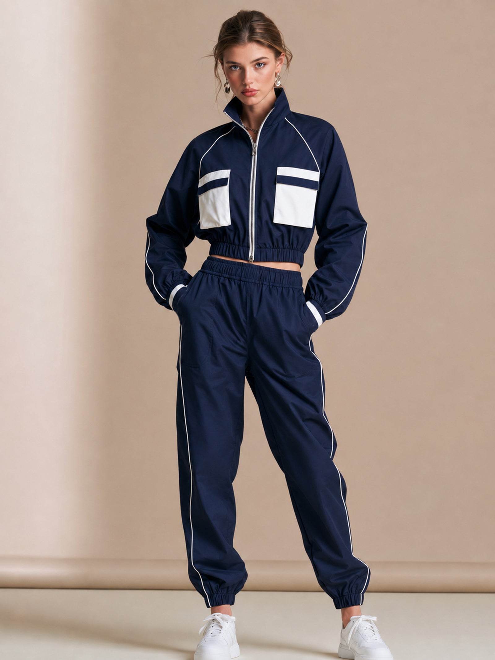 Blue And White Color-block Tracksuit With Large Pockets And A Stand-up Collar