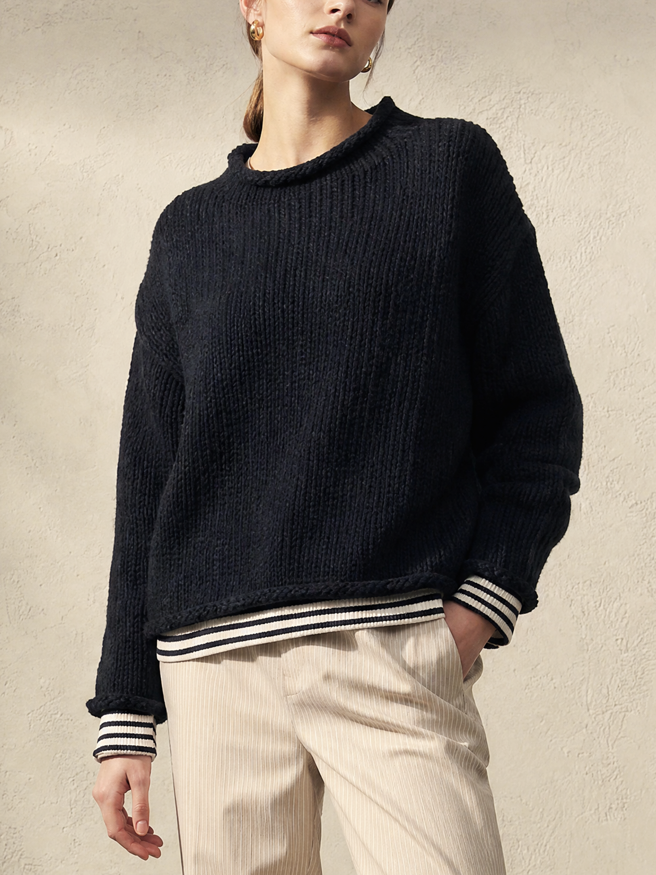 Black Chunky Knit Pullover With Fake Two-Tone Striped Cuffs