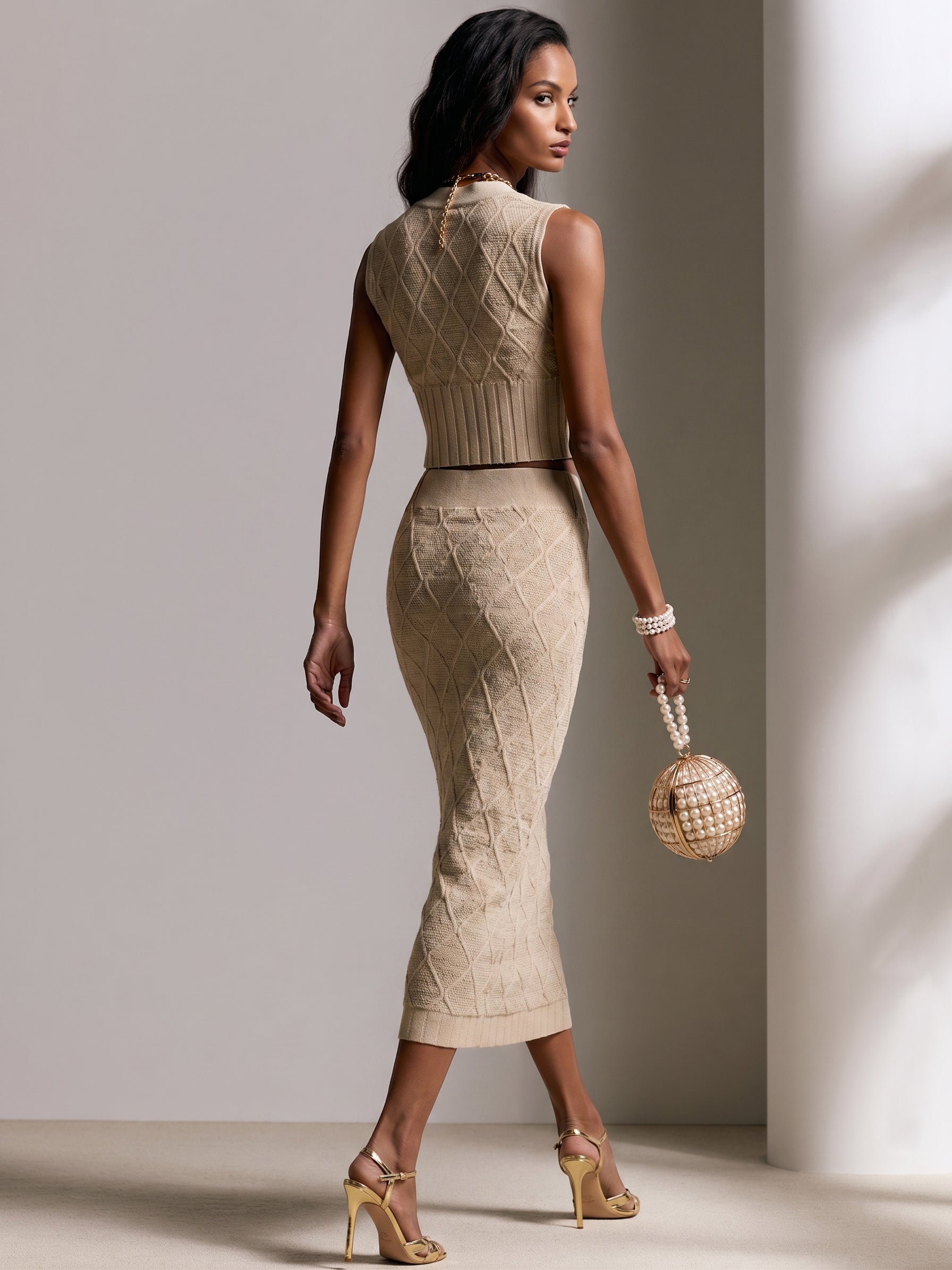 Liserie Elegant Champagne Beige Jacquard Knit Set: Geometric Diamond Pattern