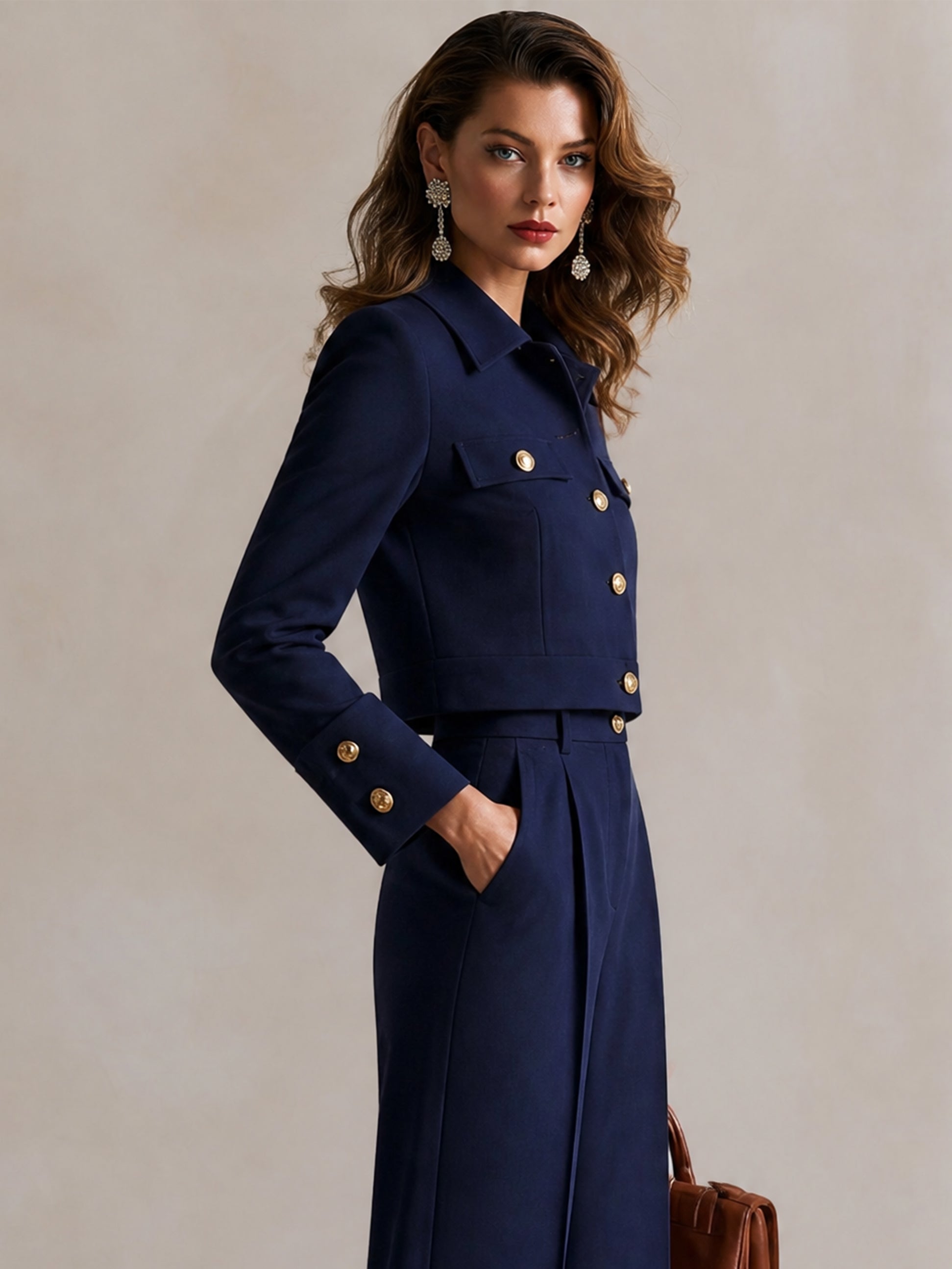 Tailored Navy Gold‑Button Cropped Jacke