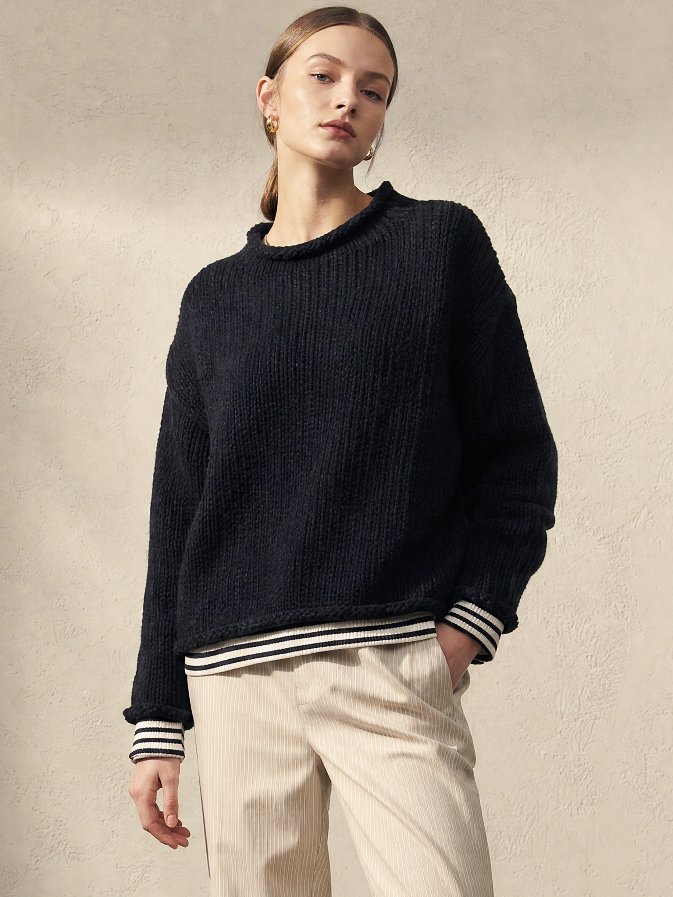 Black Chunky Knit Pullover With Fake Two-Tone Striped Cuffs