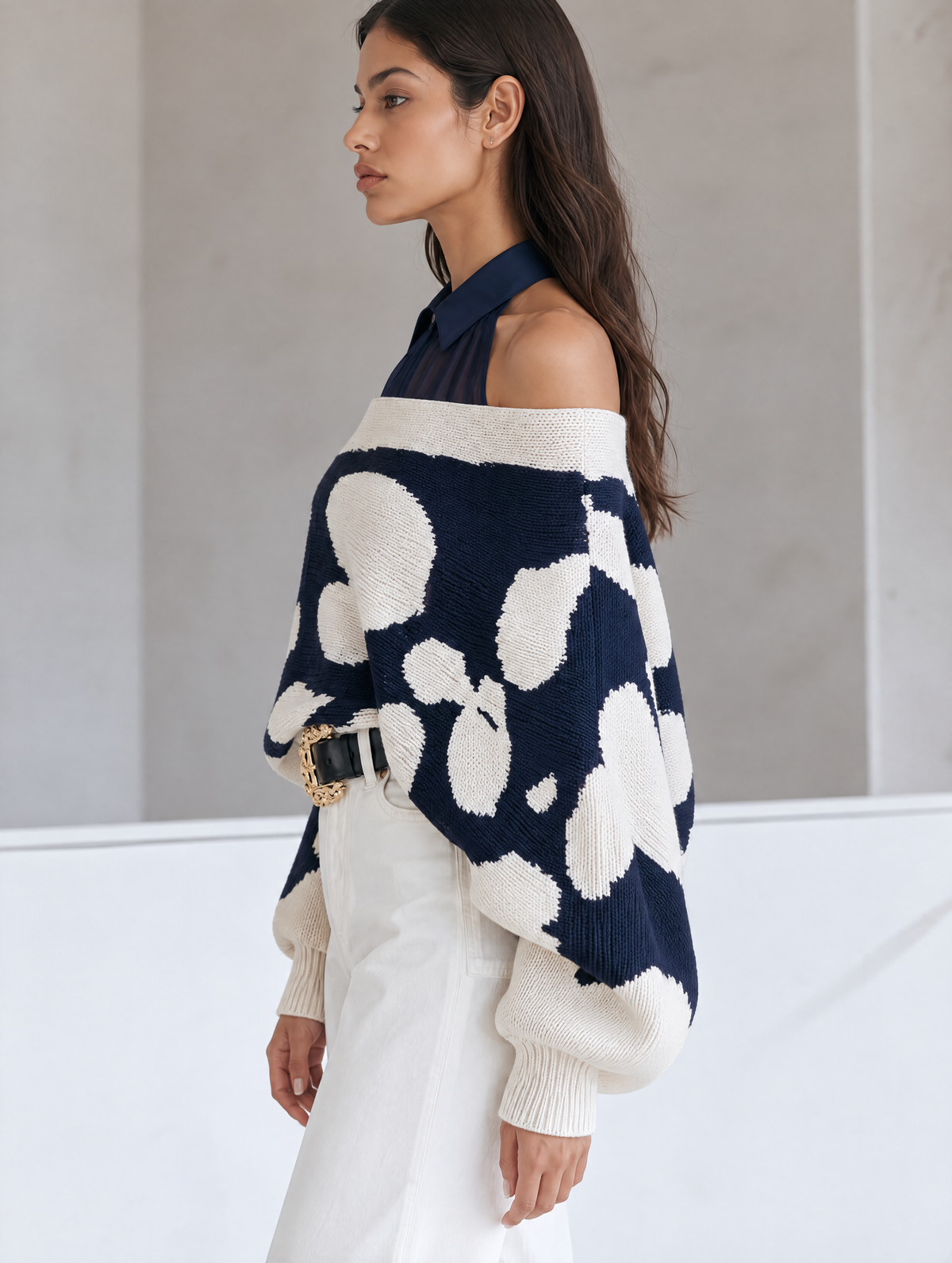 Off-the-shoulder Halter Neck Sweater In Beige And Navy Blue Color Blocking